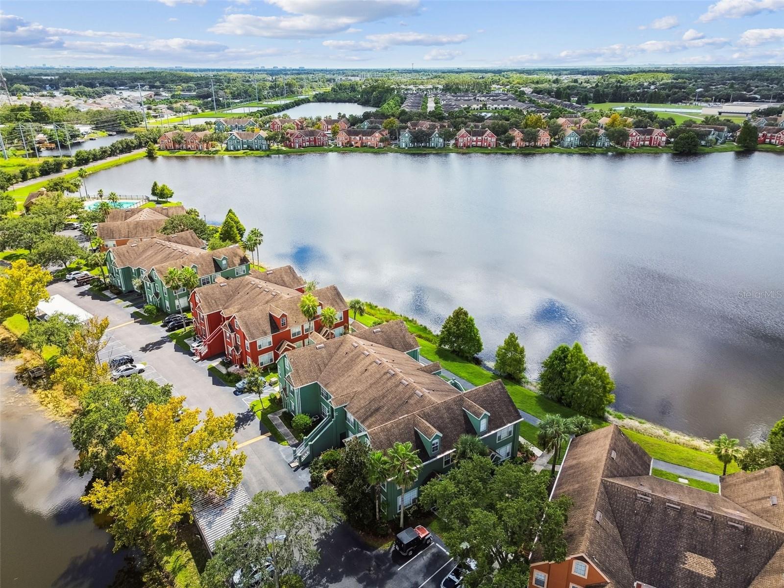 9064 LAKE CHASE ISLAND WAY, TAMPA, FL, 33626