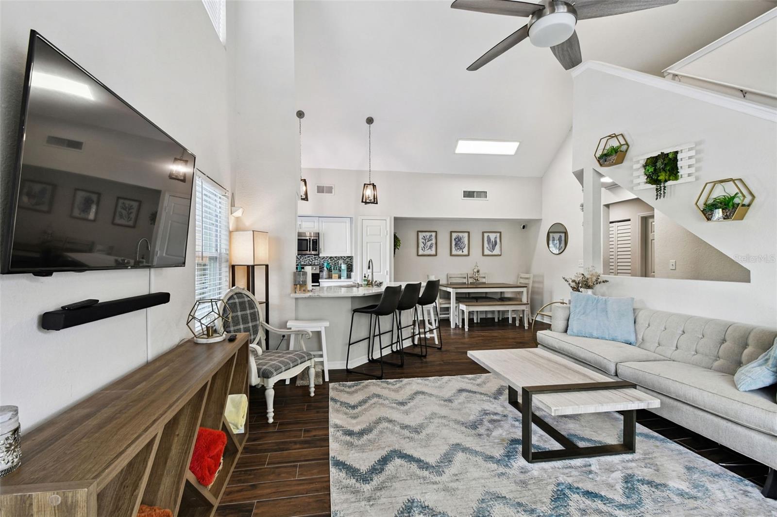 9064 LAKE CHASE ISLAND WAY, TAMPA, FL, 33626