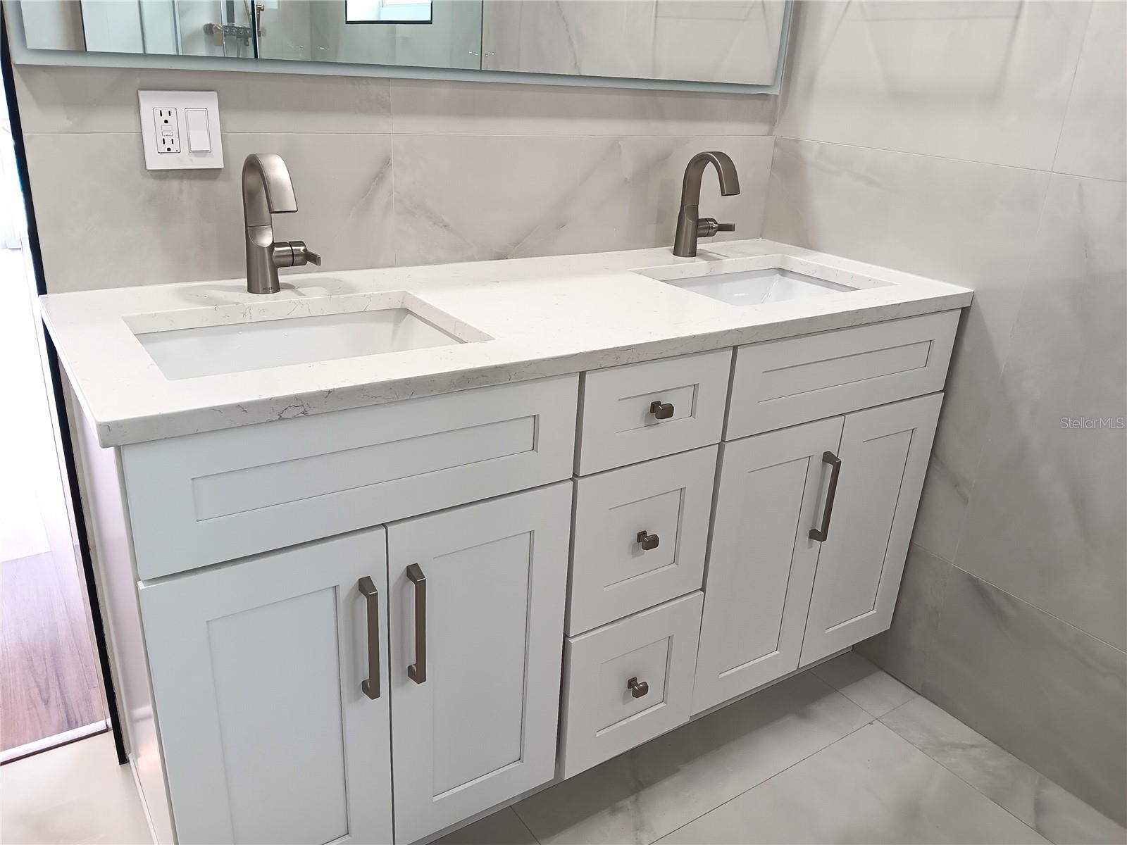 1929 ARVIS CIR E, CLEARWATER, FL, 33764