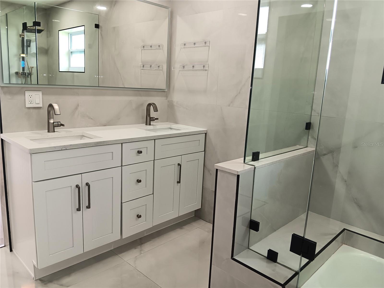 1929 ARVIS CIR E, CLEARWATER, FL, 33764