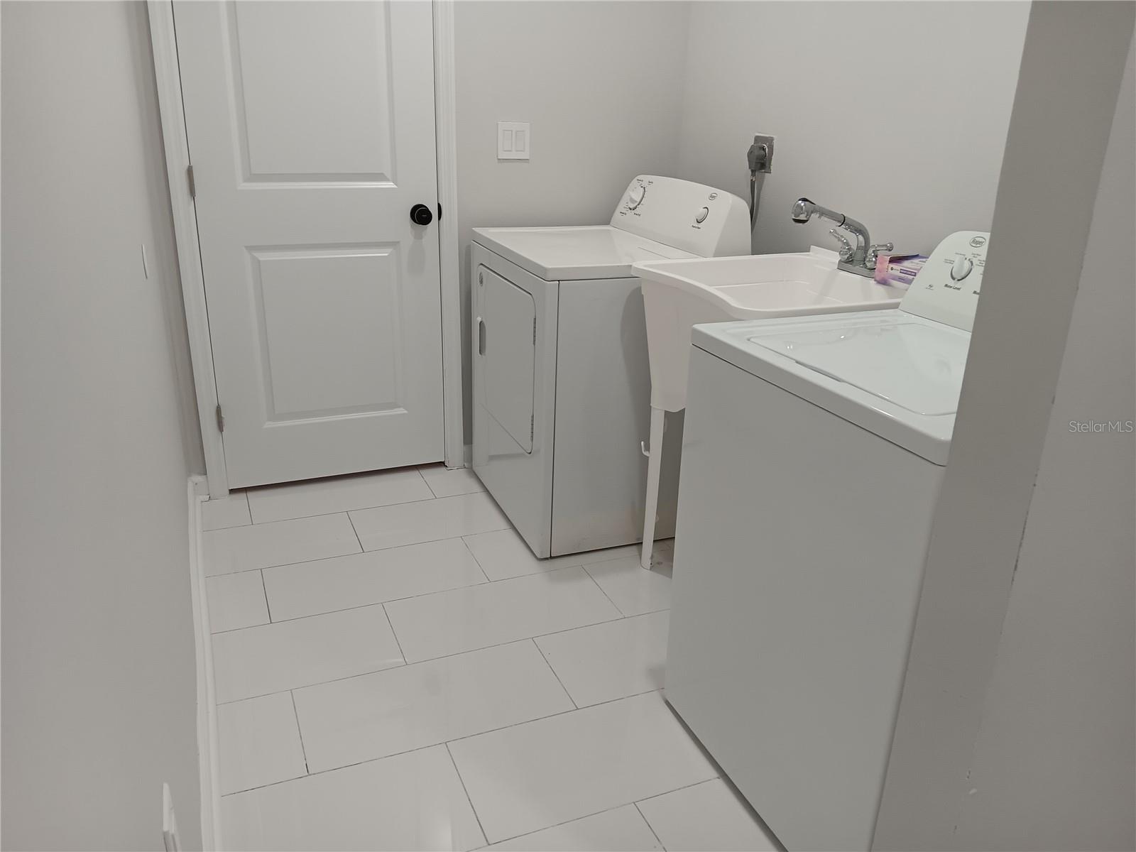 1929 ARVIS CIR E, CLEARWATER, FL, 33764