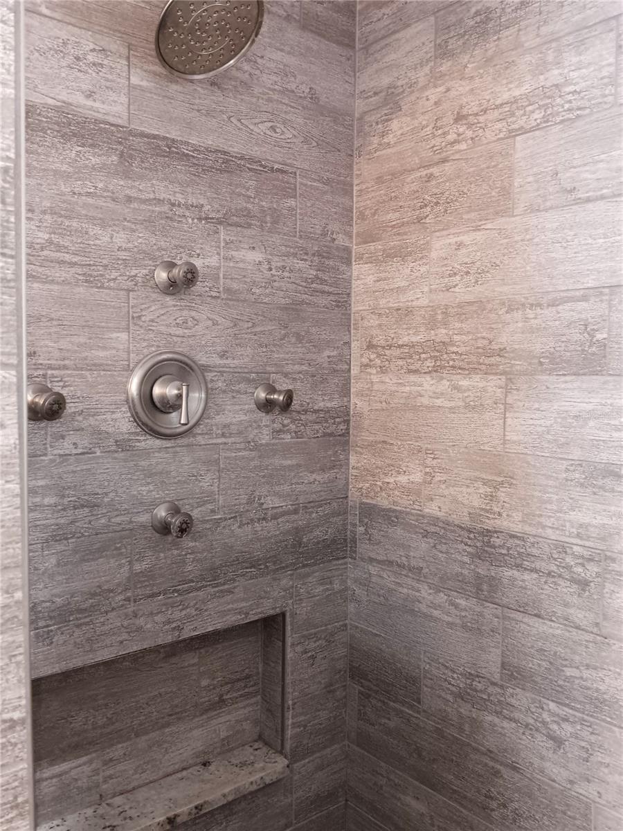 1929 ARVIS CIR E, CLEARWATER, FL, 33764