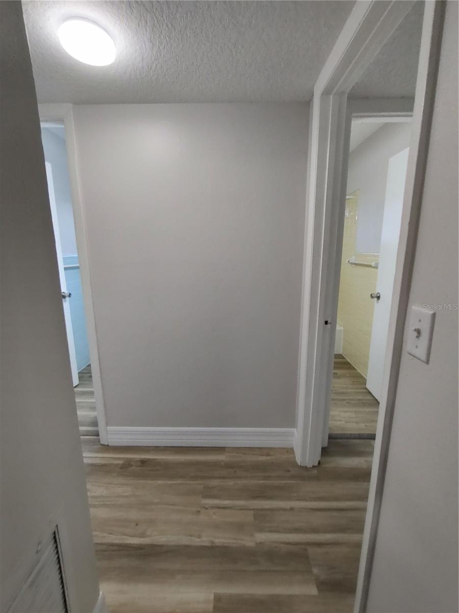 316 W HOWRY AVE #4, DELAND, FL, 32720