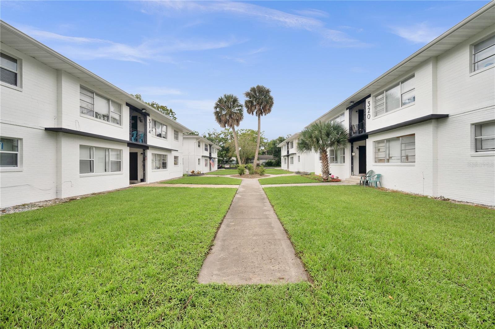 316 W HOWRY AVE #4, DELAND, FL, 32720