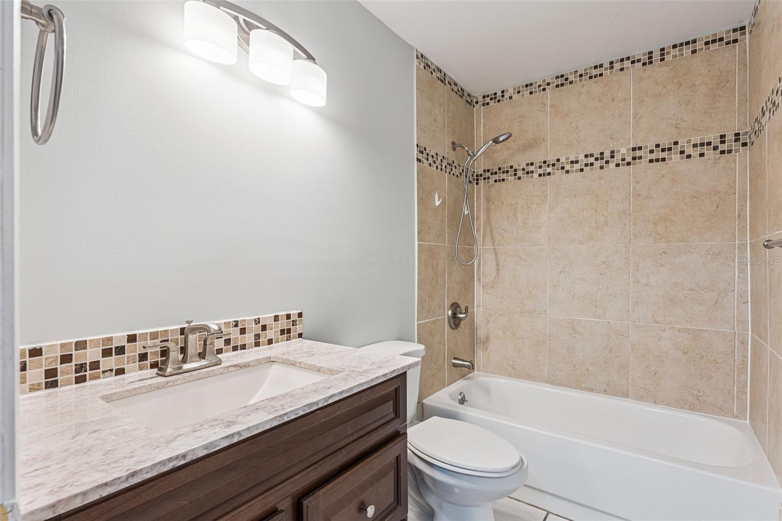 108 CLEAR LAKE CIR, SANFORD, FL, 32773