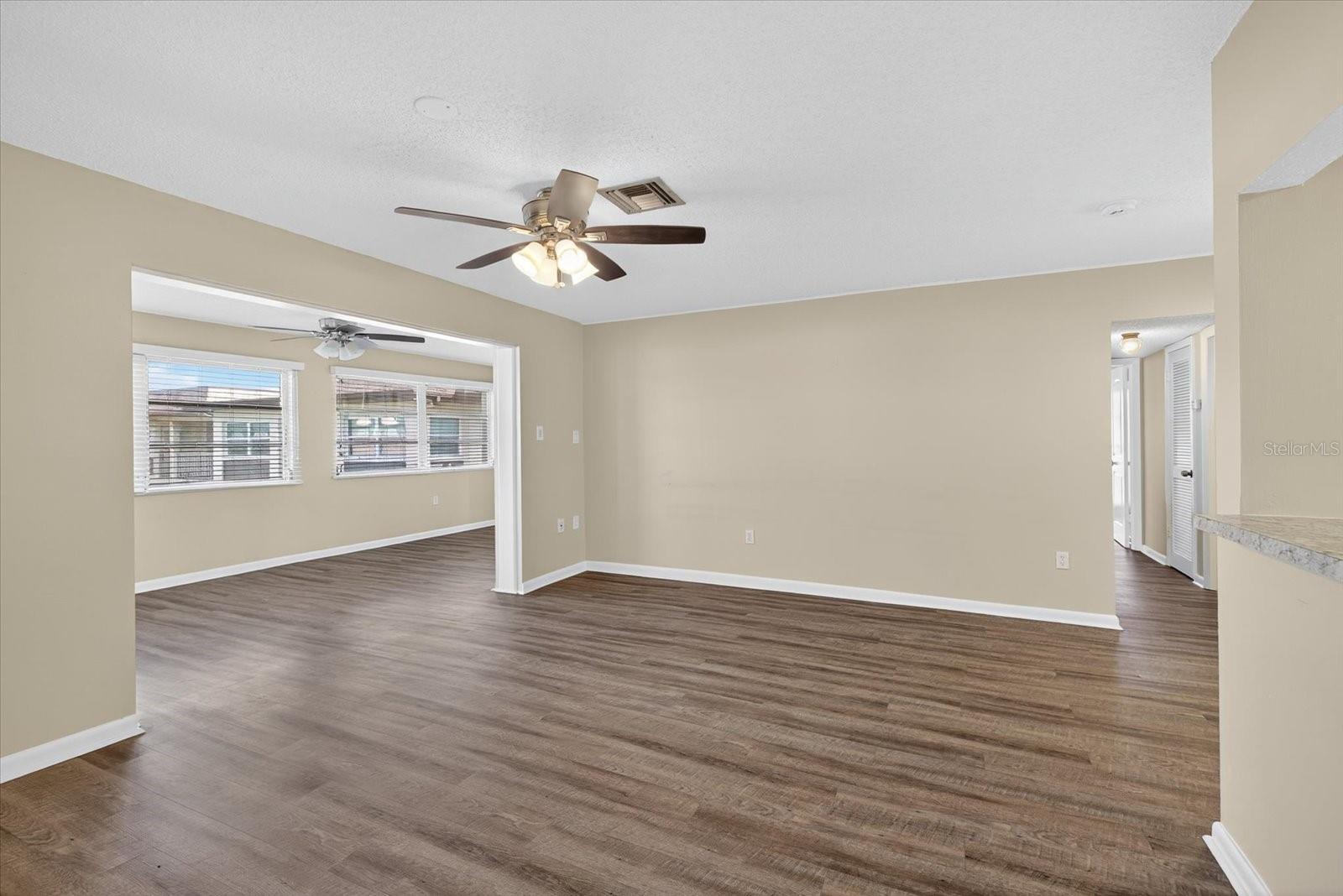 W7879522 Property Photo