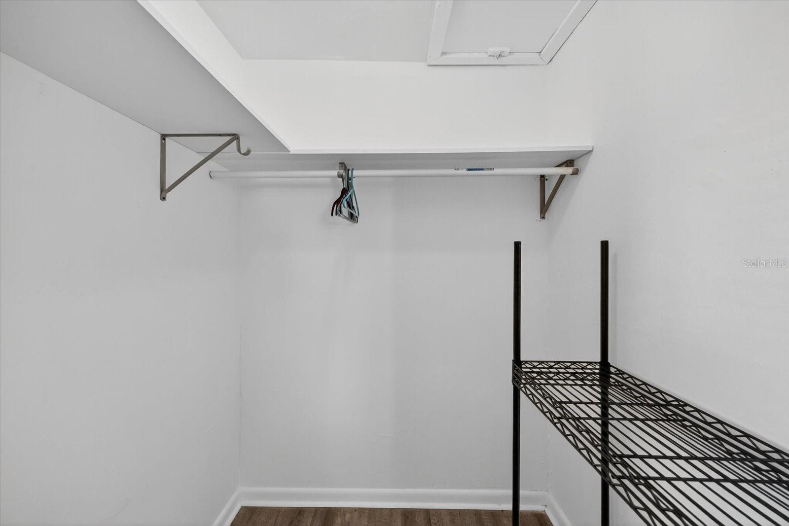 W7879522 Property Photo