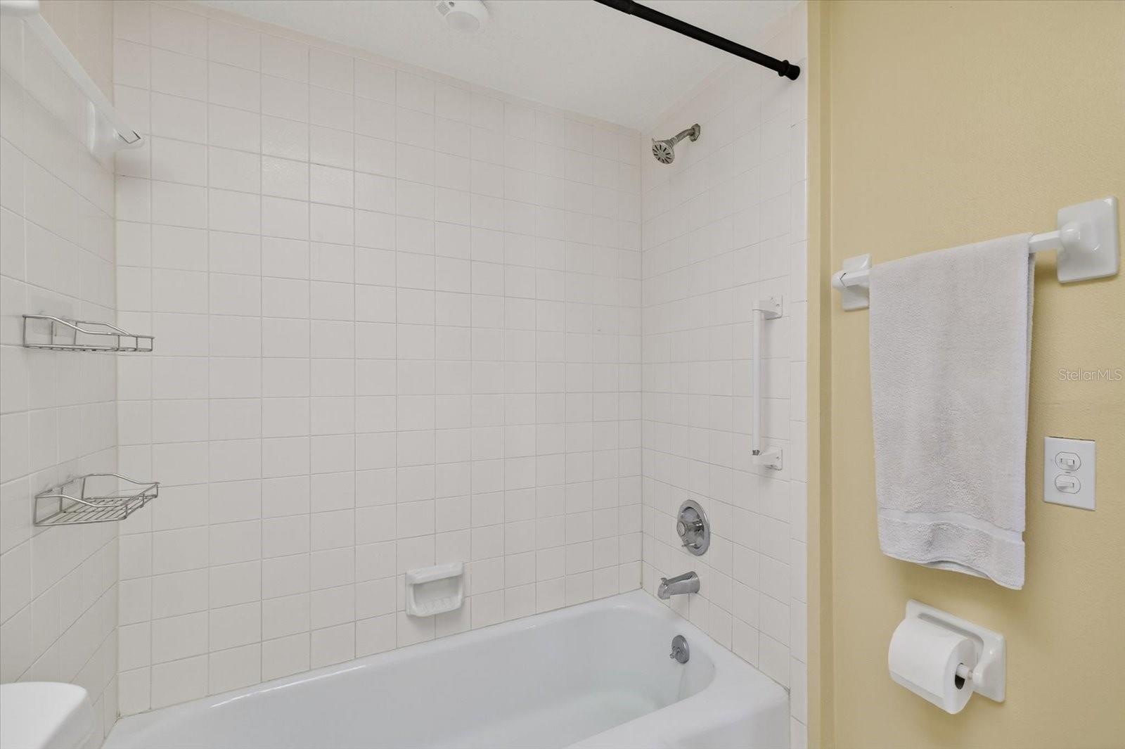 W7879522 Property Photo