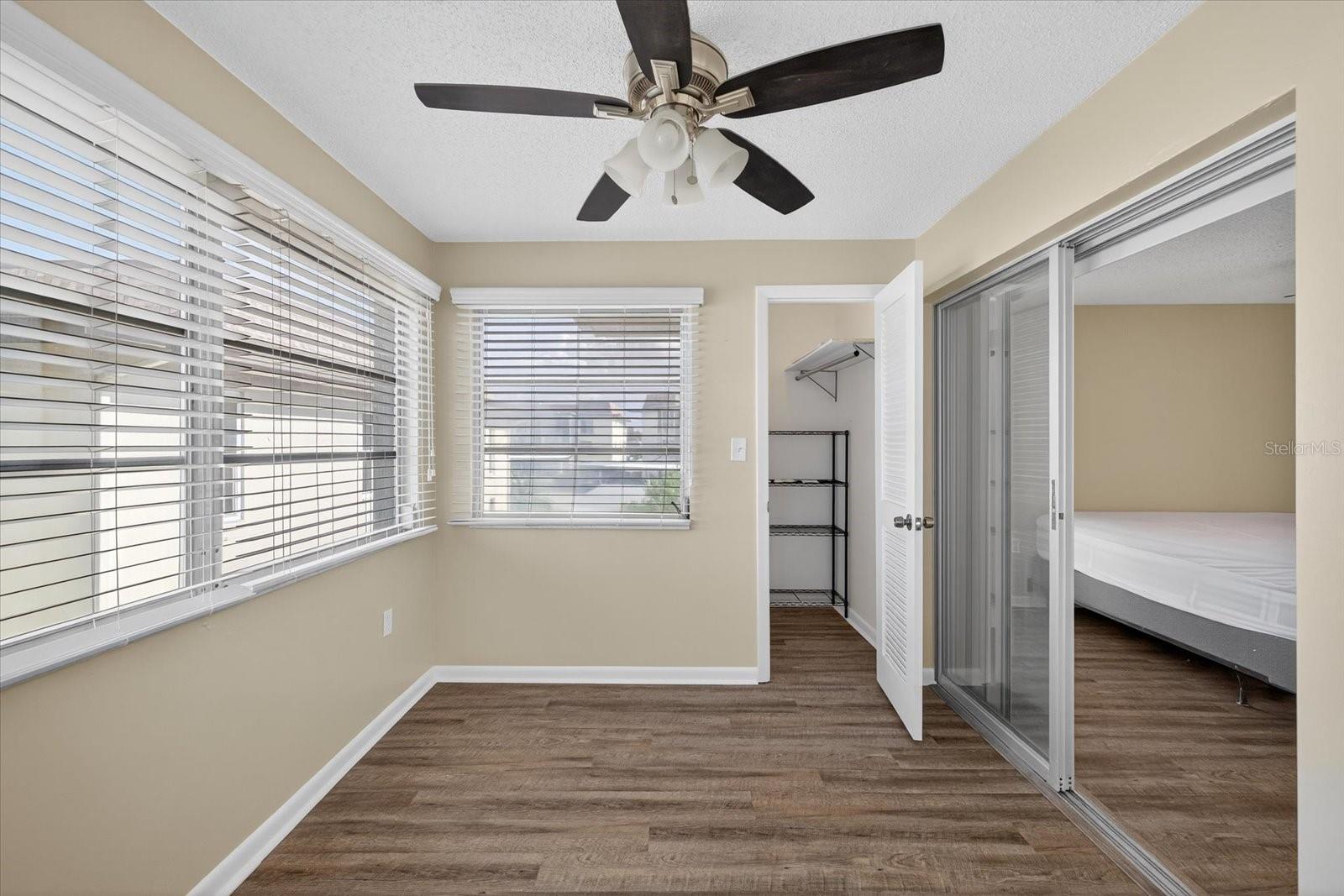 W7879522 Property Photo