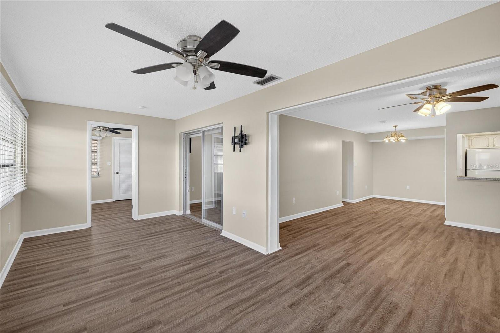 W7879522 Property Photo