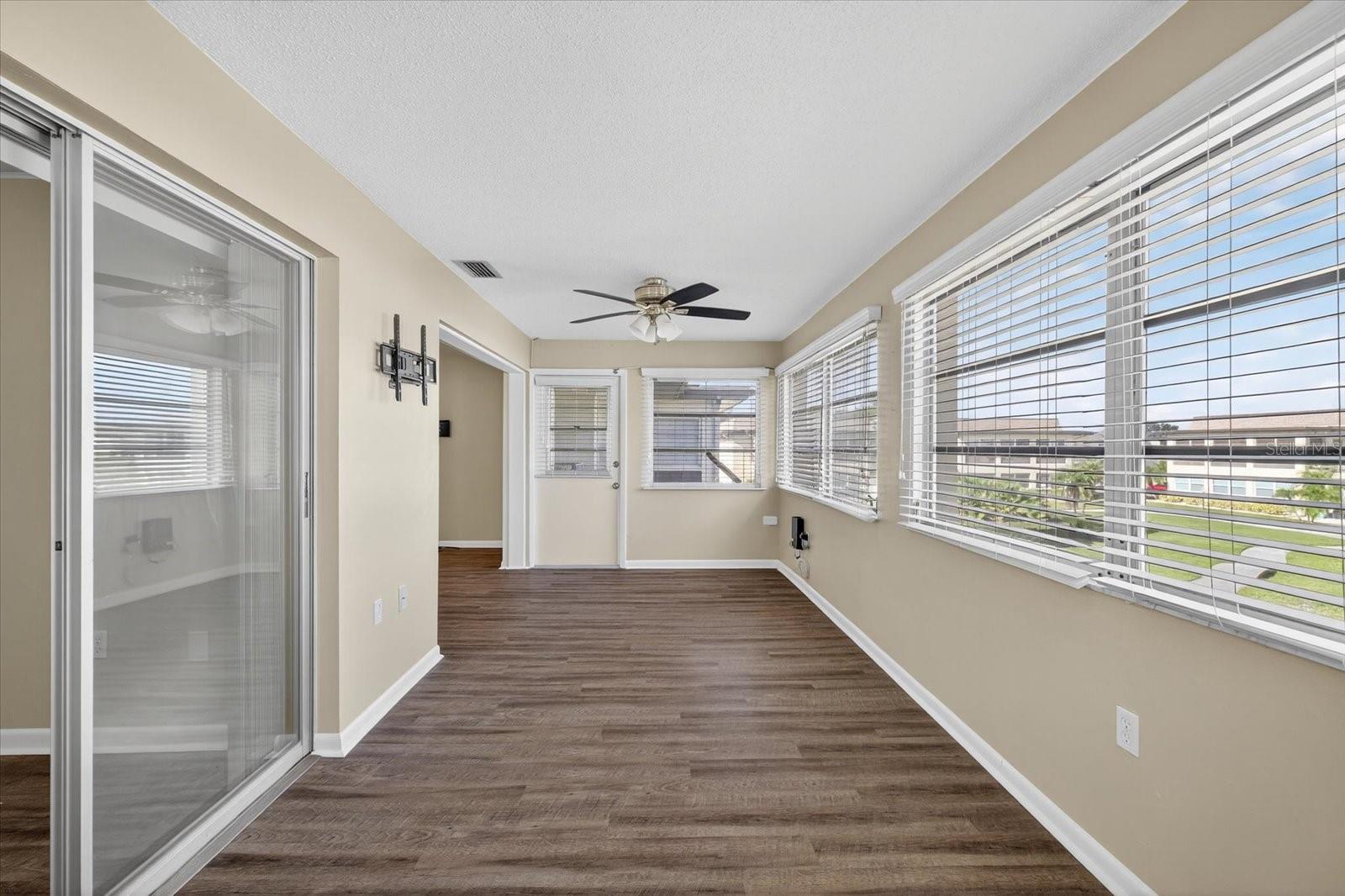 W7879522 Property Photo