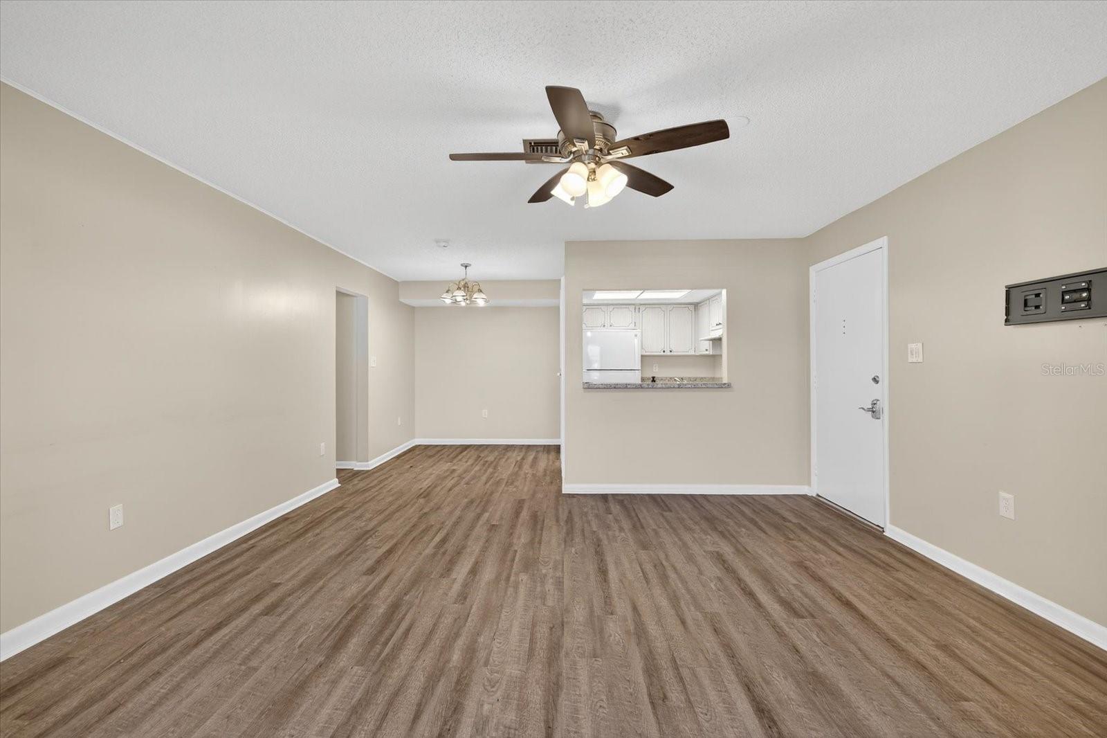 W7879522 Property Photo