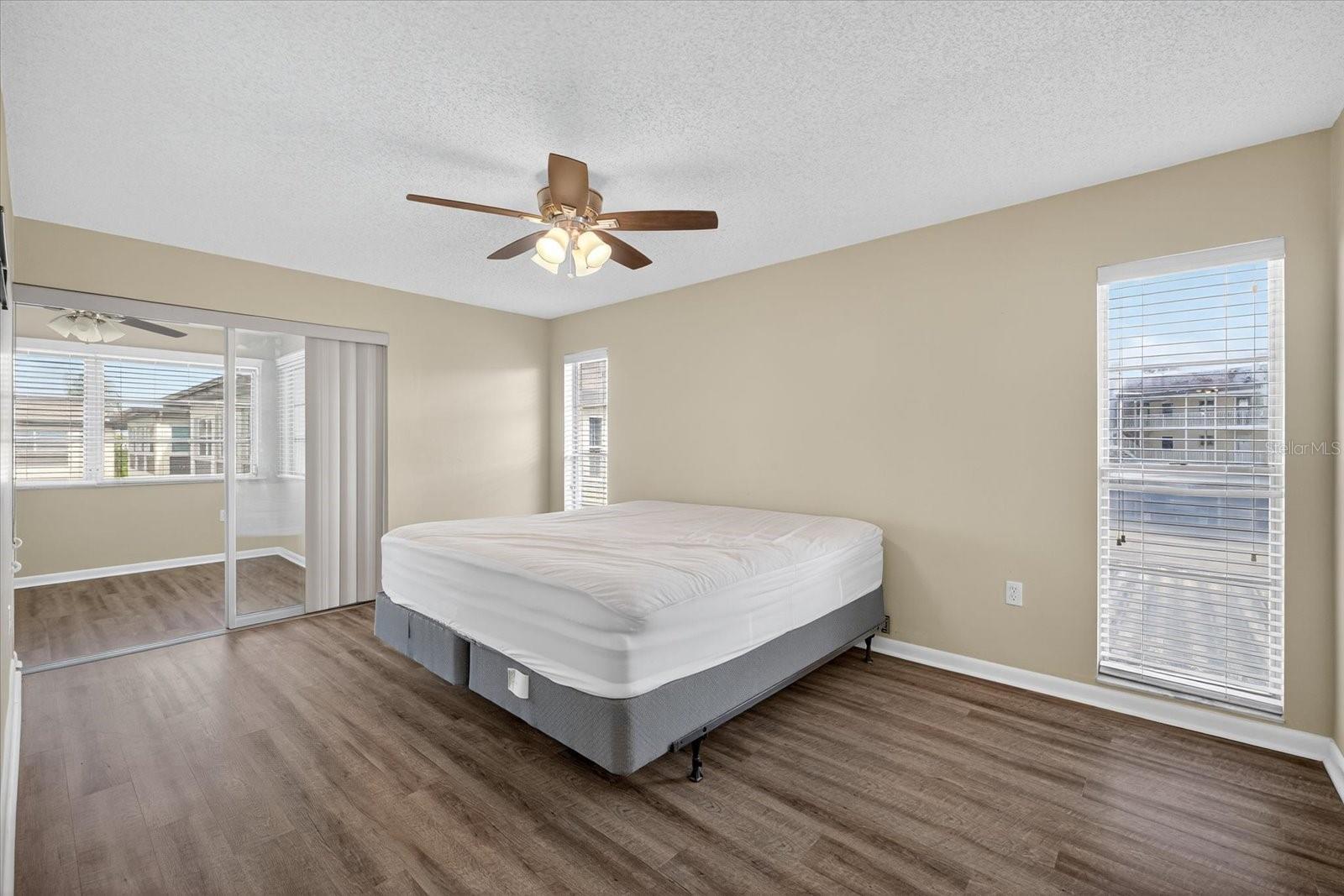 W7879522 Property Photo