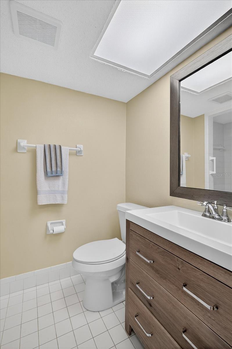 W7879522 Property Photo