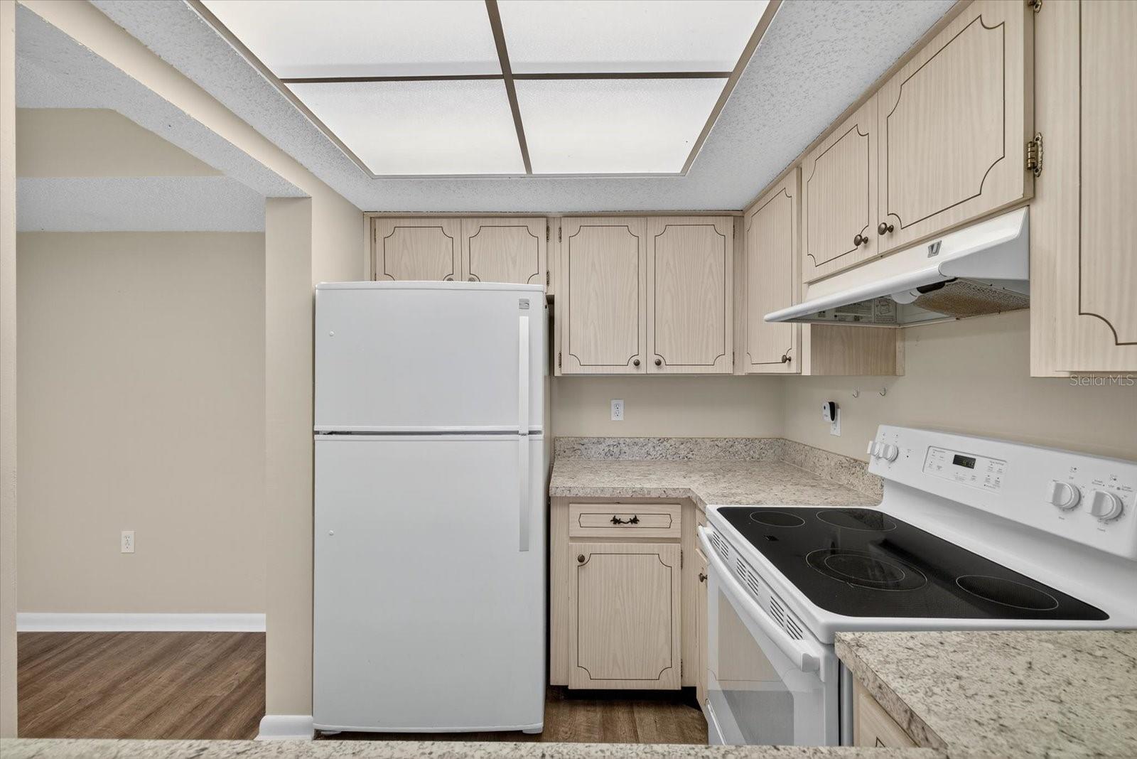 W7879522 Property Photo