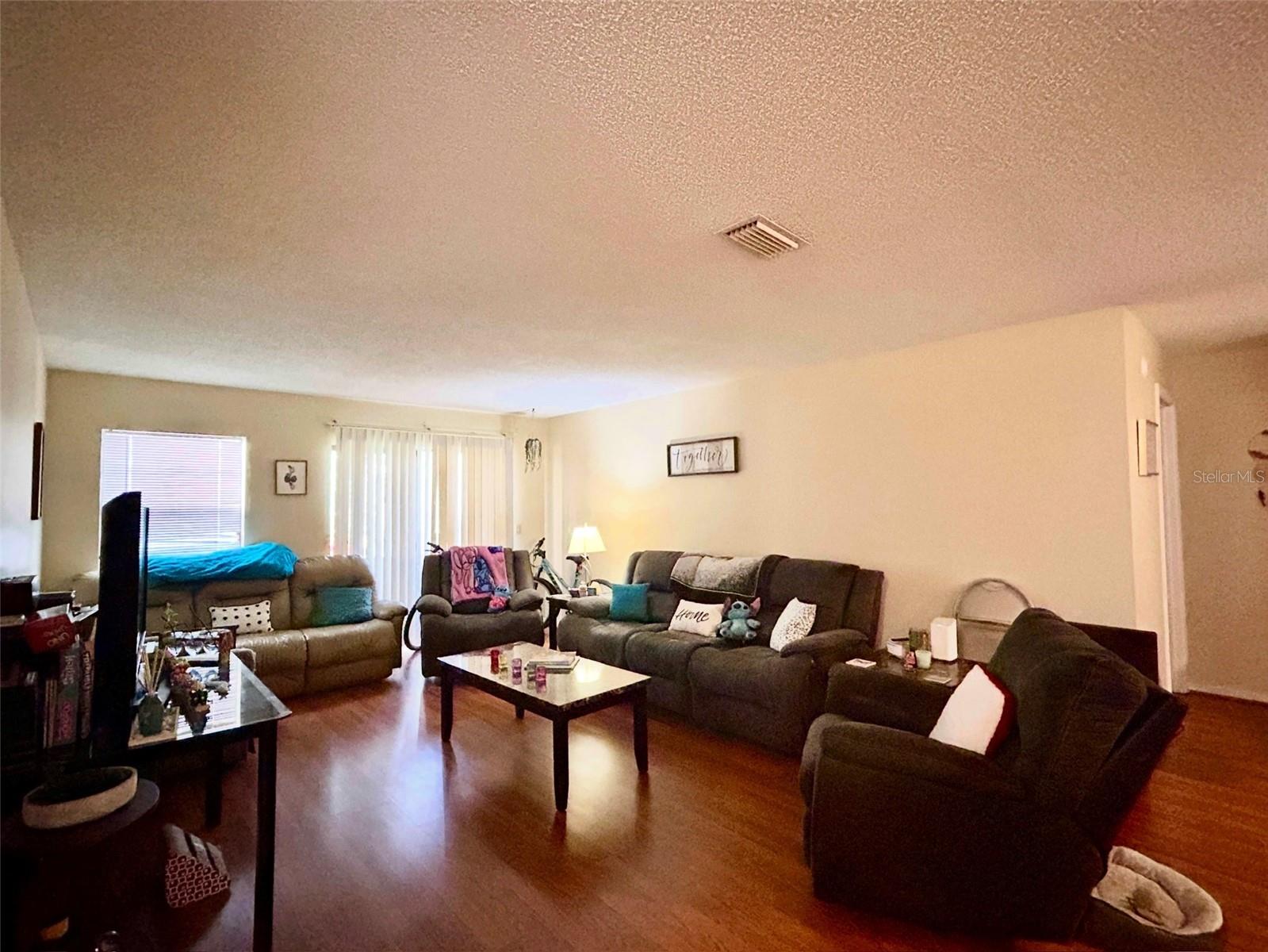 OM710758 Property Photo