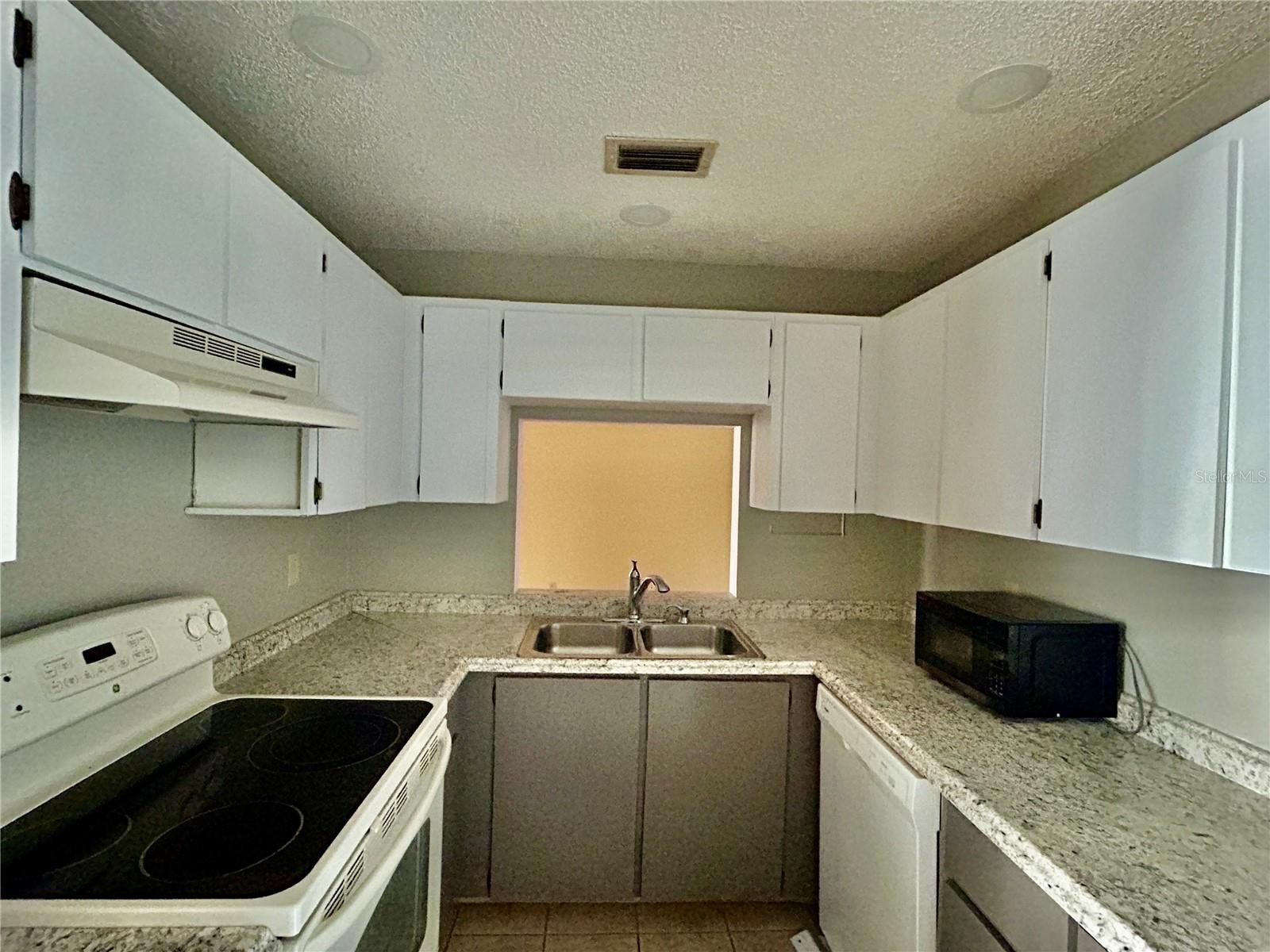 OM710758 Property Photo