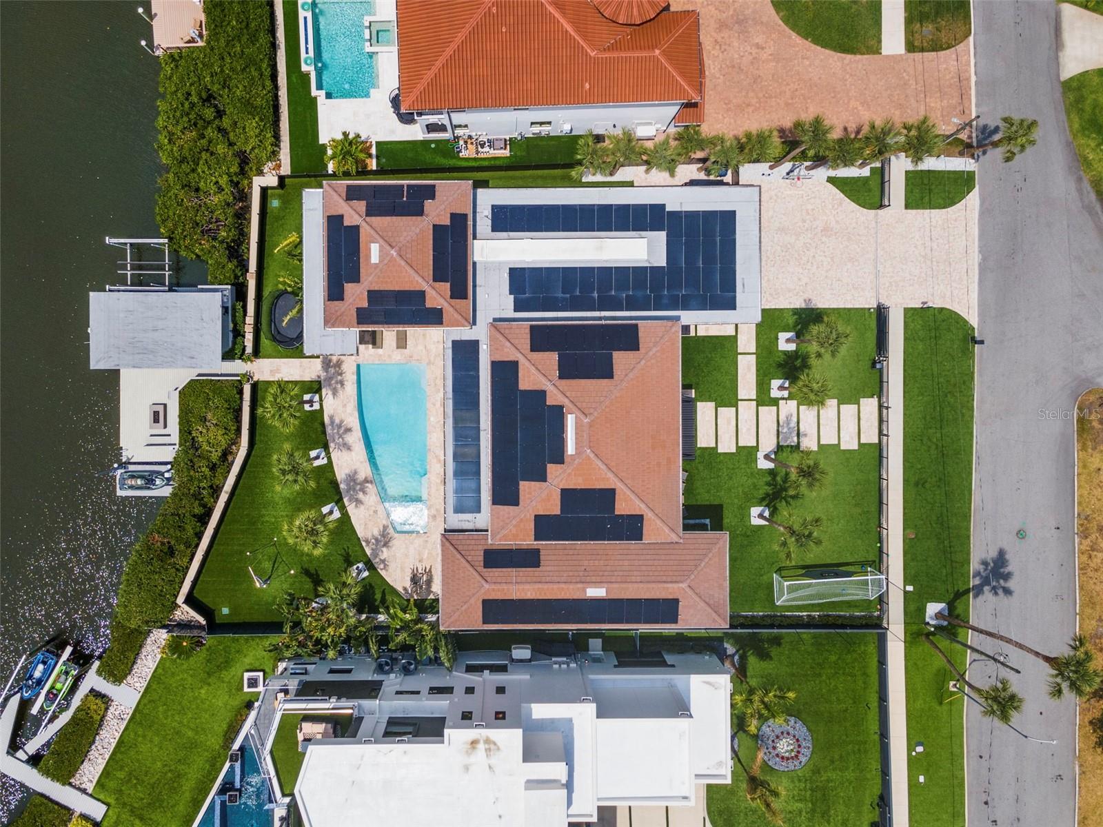 TB8434175 Property Photo