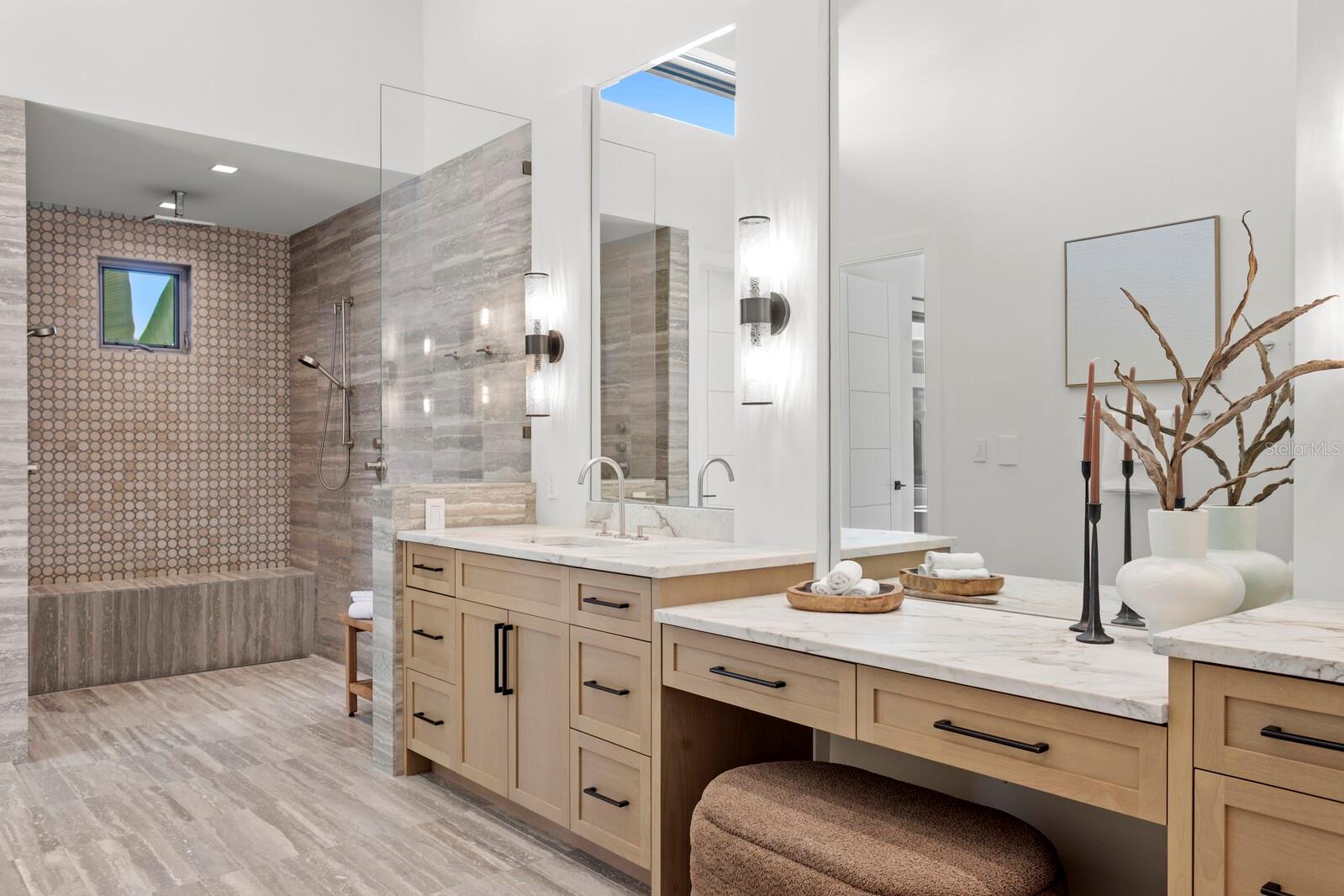 TB8434175 Property Photo