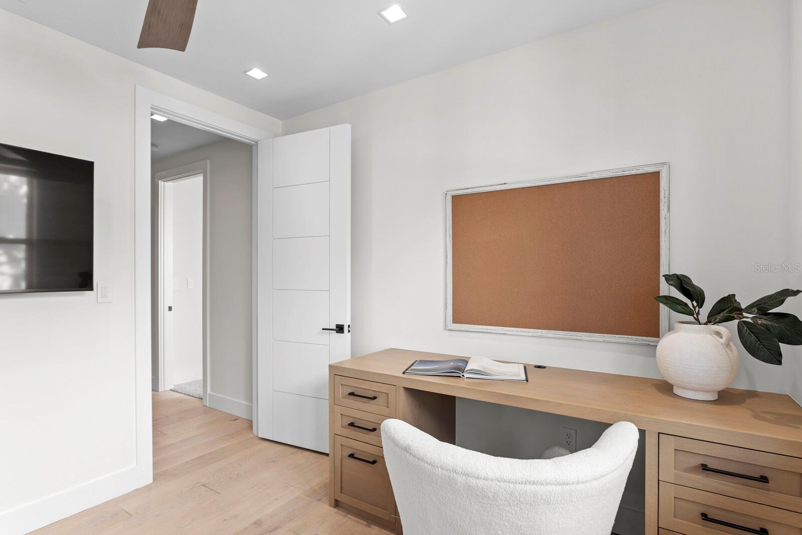 TB8434175 Property Photo