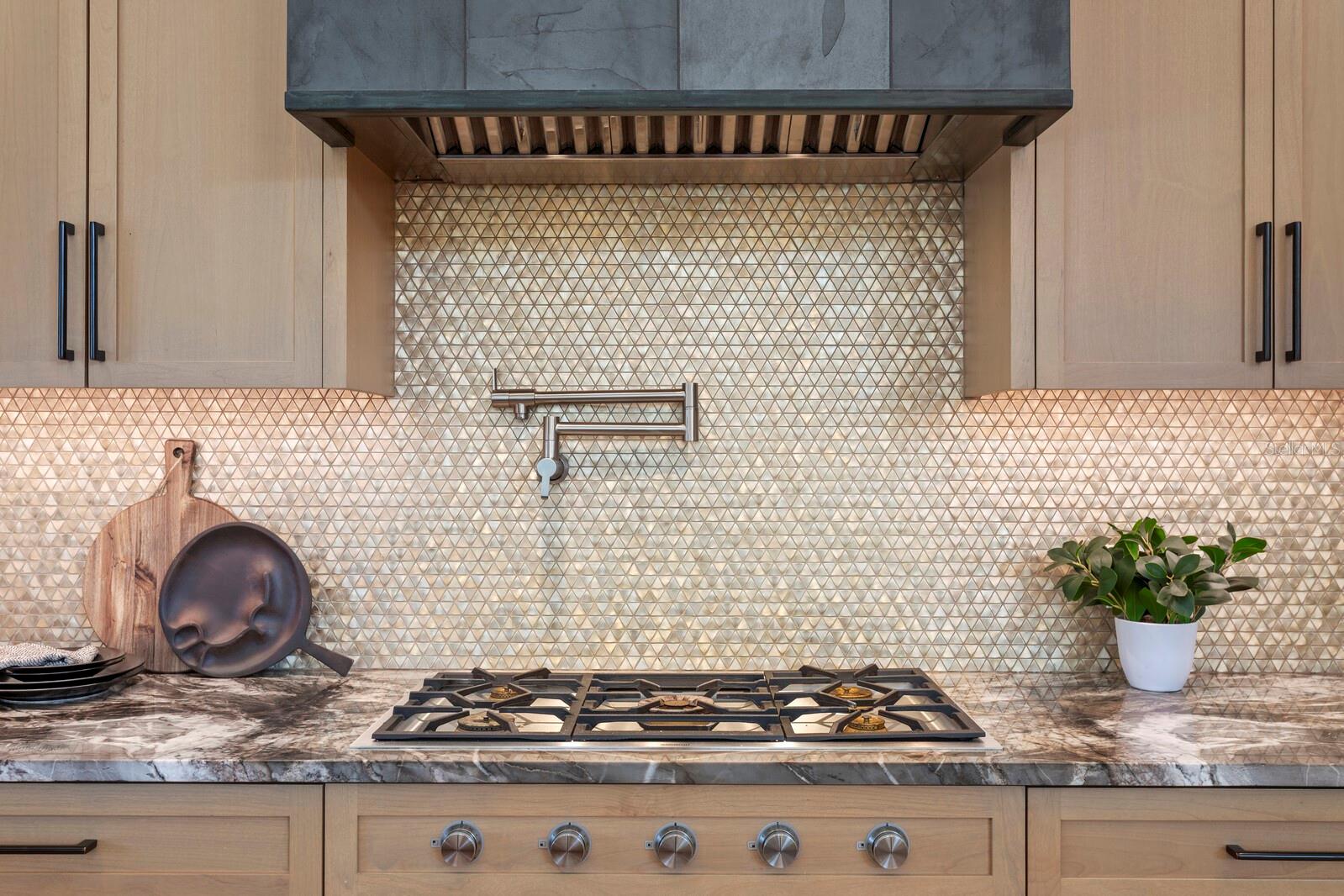 TB8434175 Property Photo