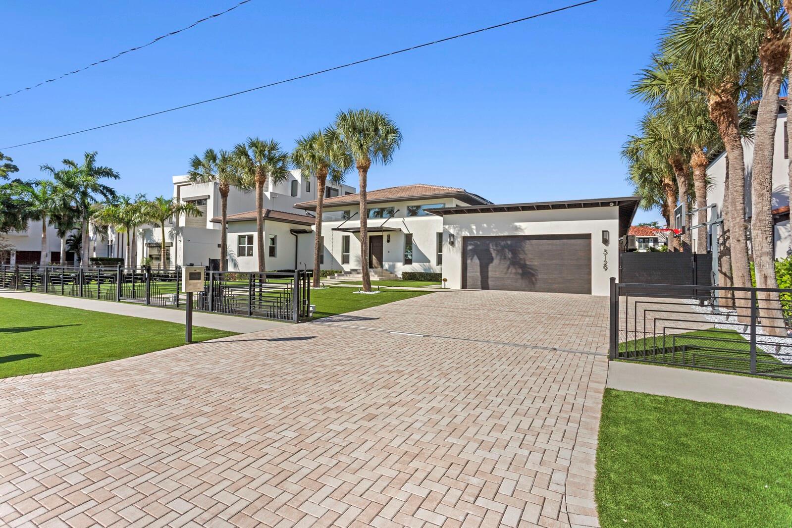 TB8434175 Property Photo