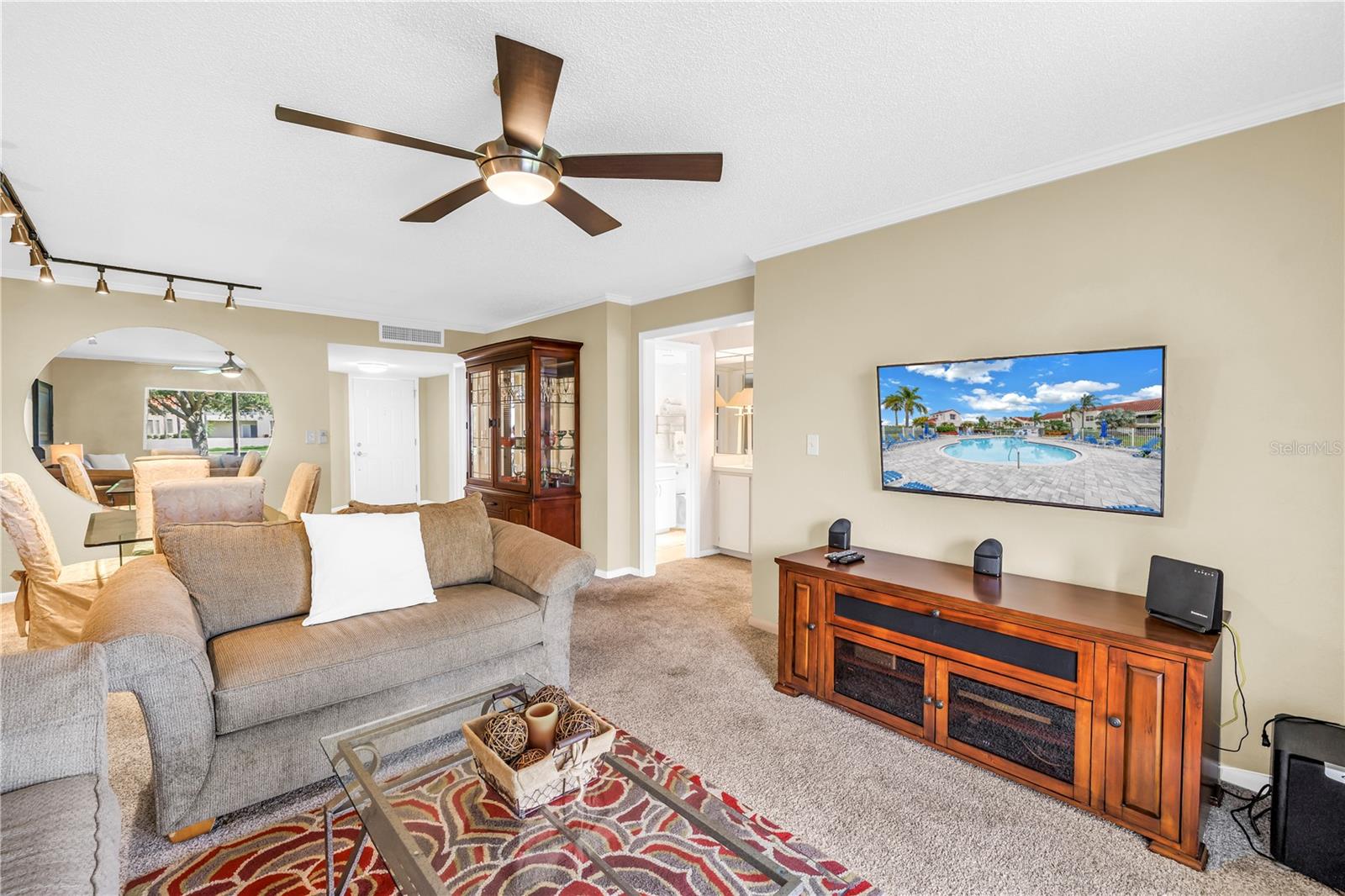 Spacious Living / Dining Layout