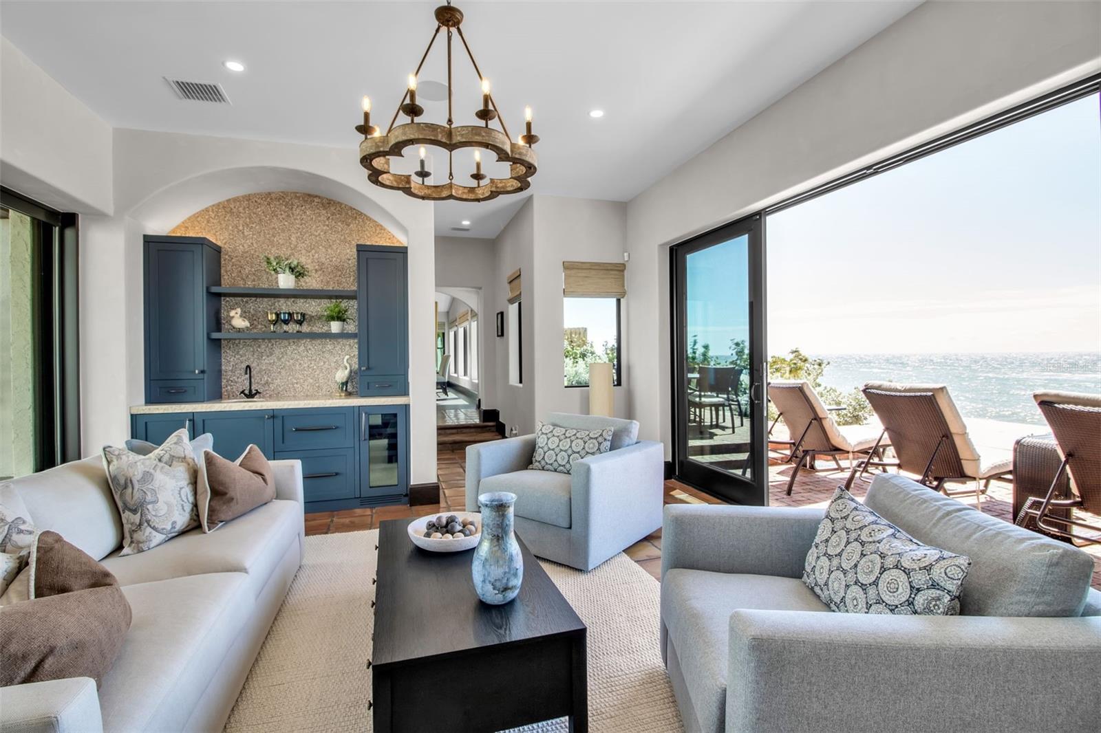 A4667263 Property Photo