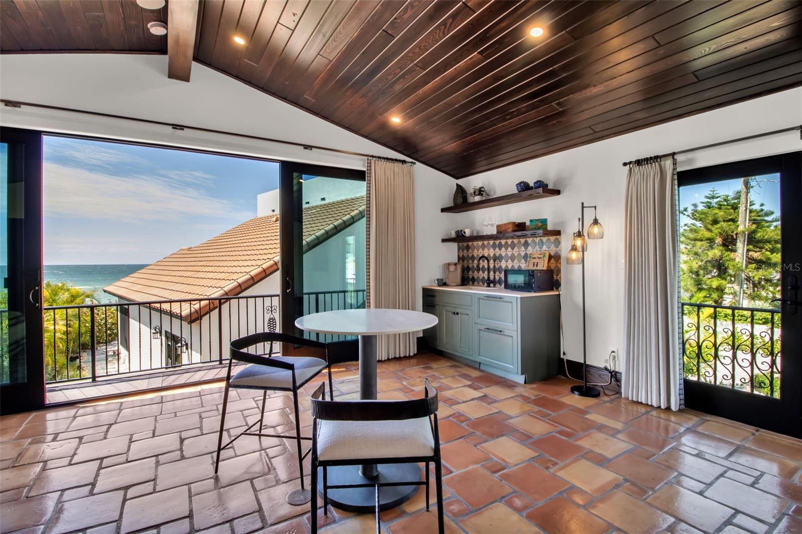 A4667263 Property Photo