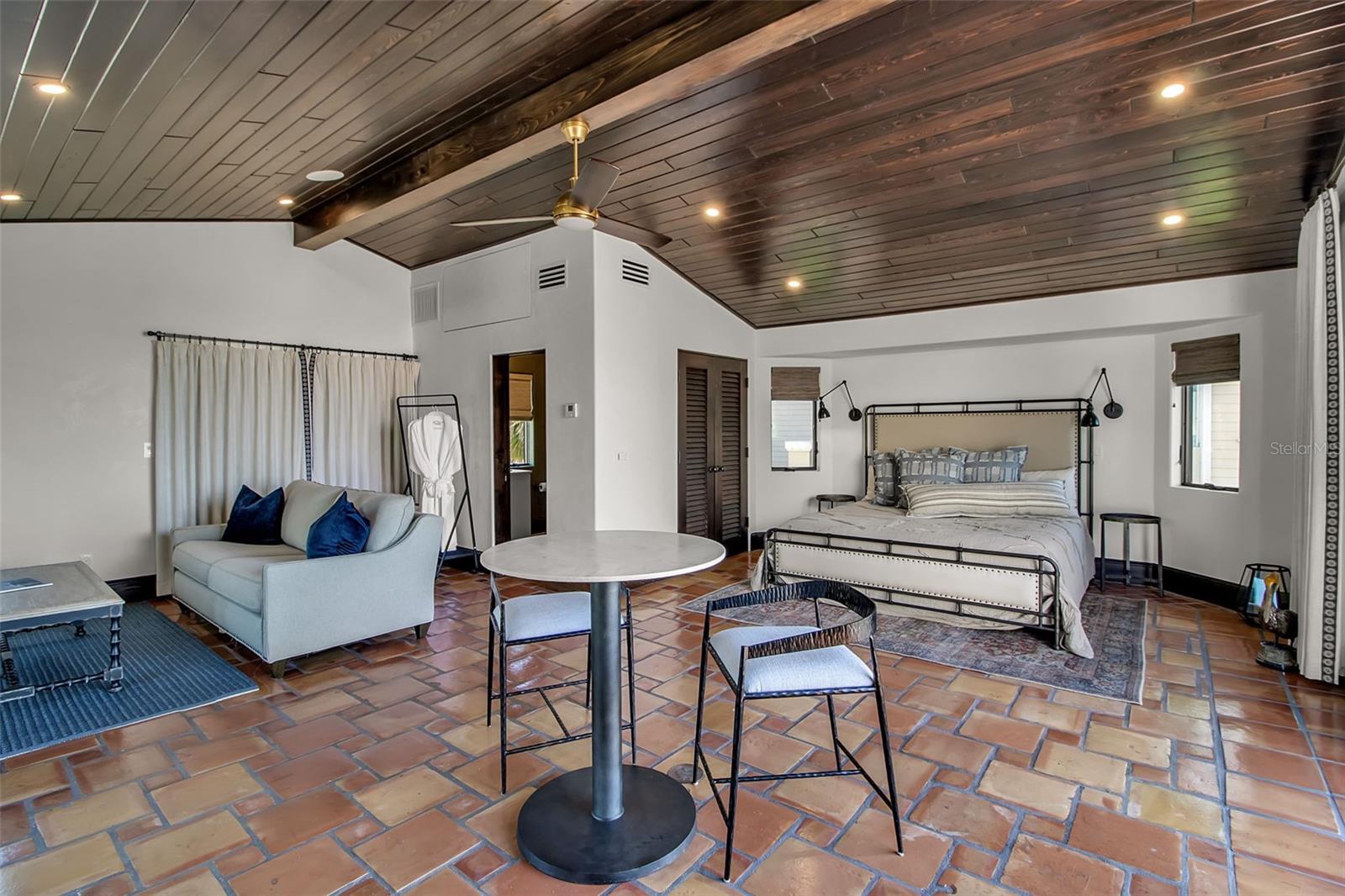 A4667263 Property Photo