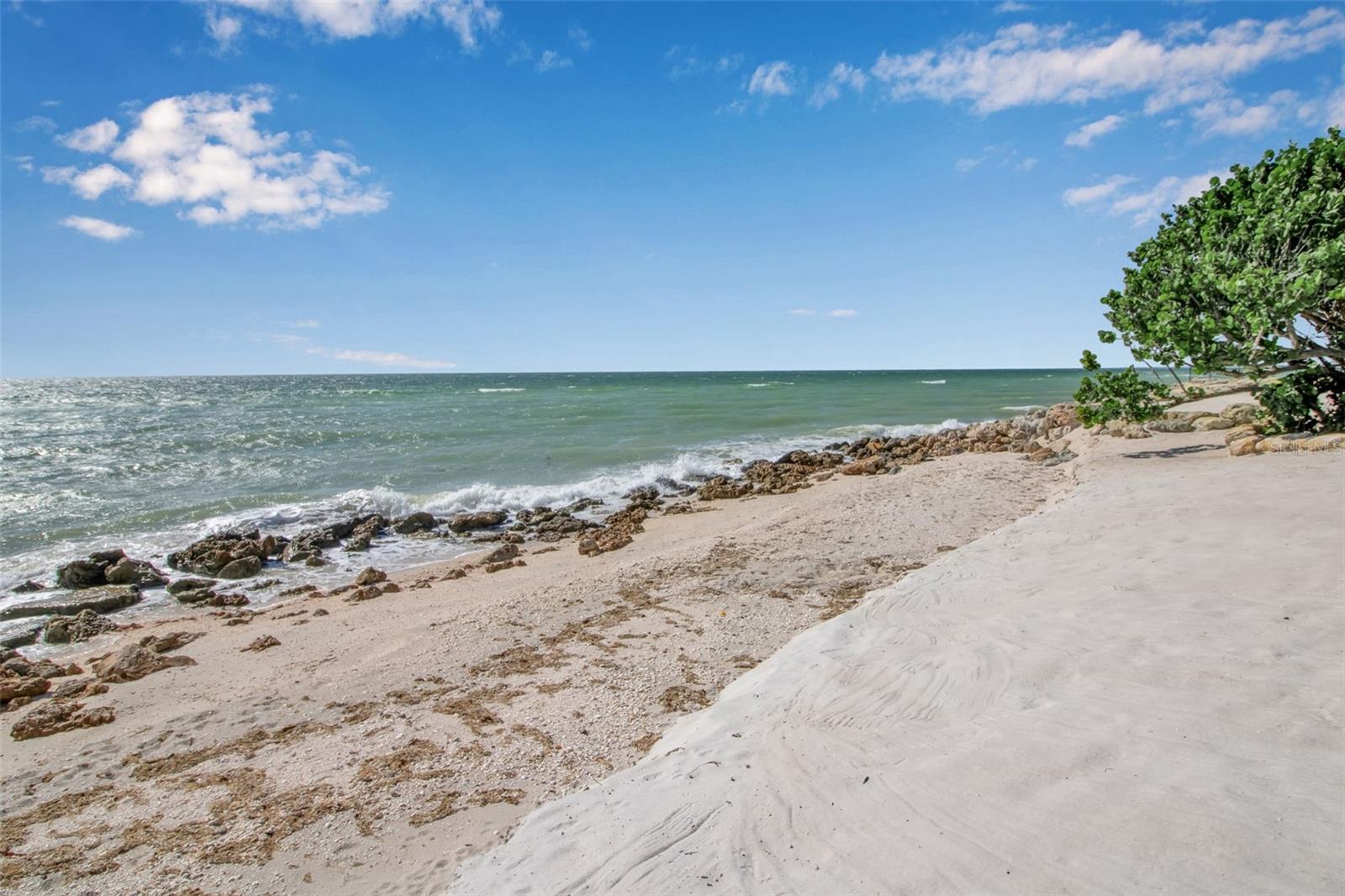 A4667263 Property Photo