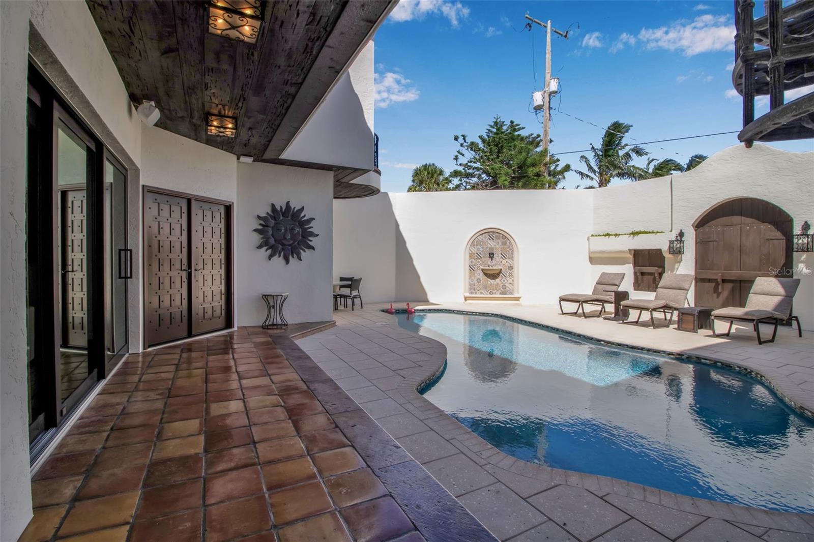 A4667263 Property Photo