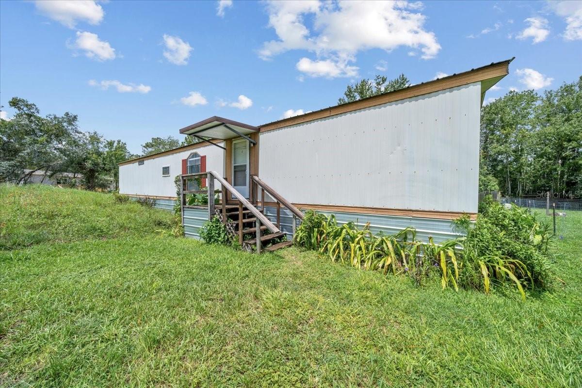 TB8434252 Property Photo