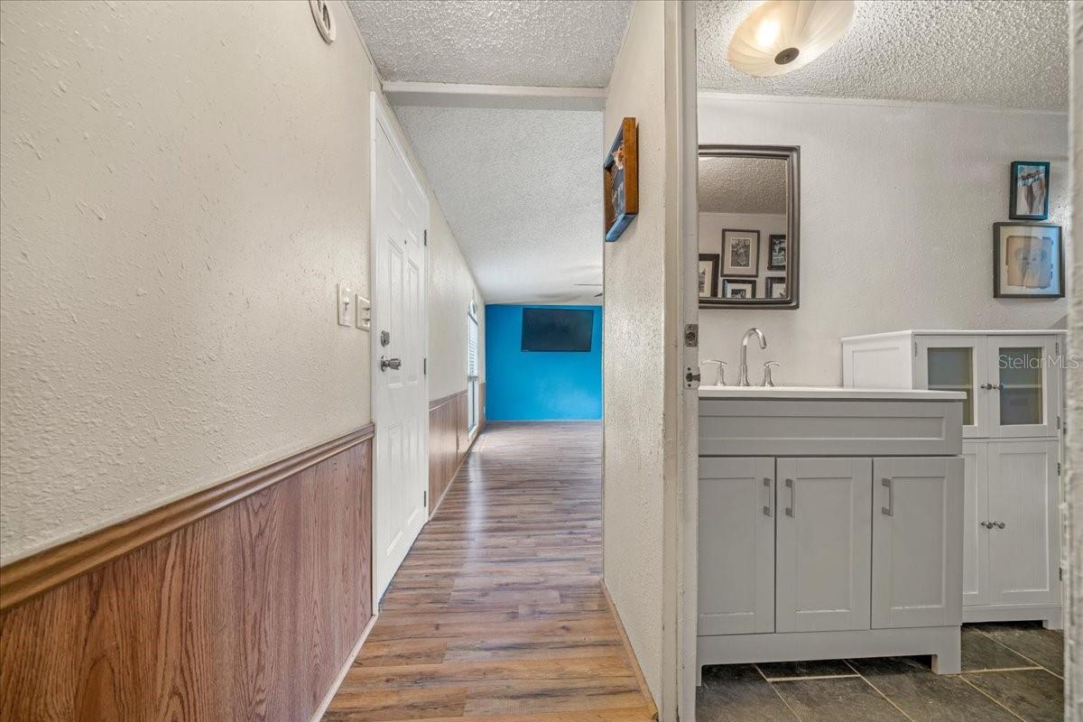 TB8434252 Property Photo