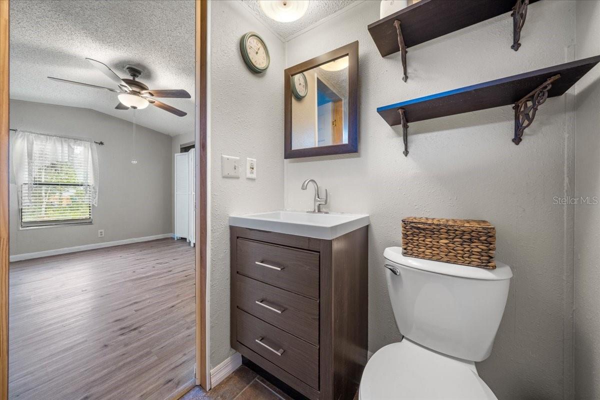 TB8434252 Property Photo