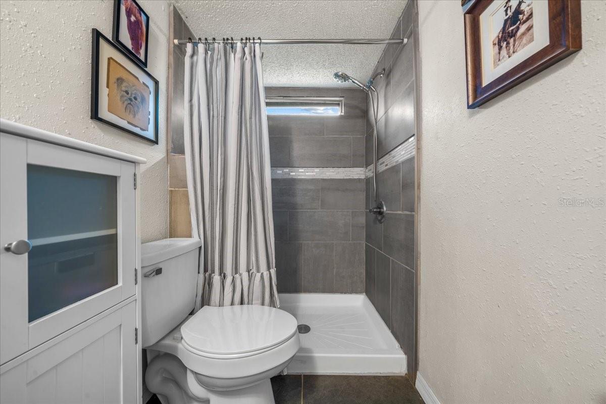 TB8434252 Property Photo