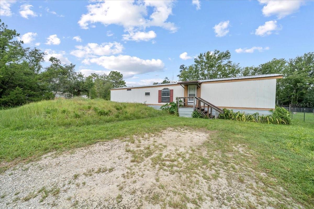 TB8434252 Property Photo