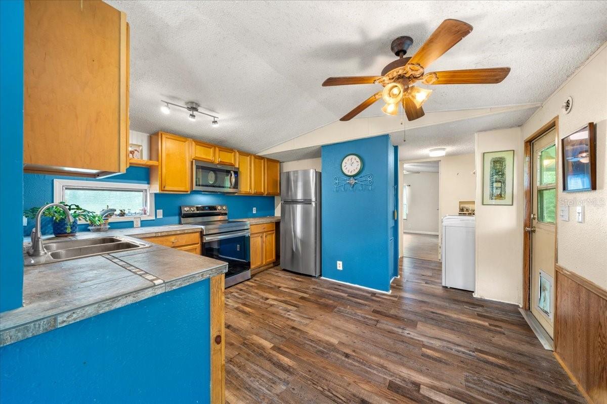 TB8434252 Property Photo