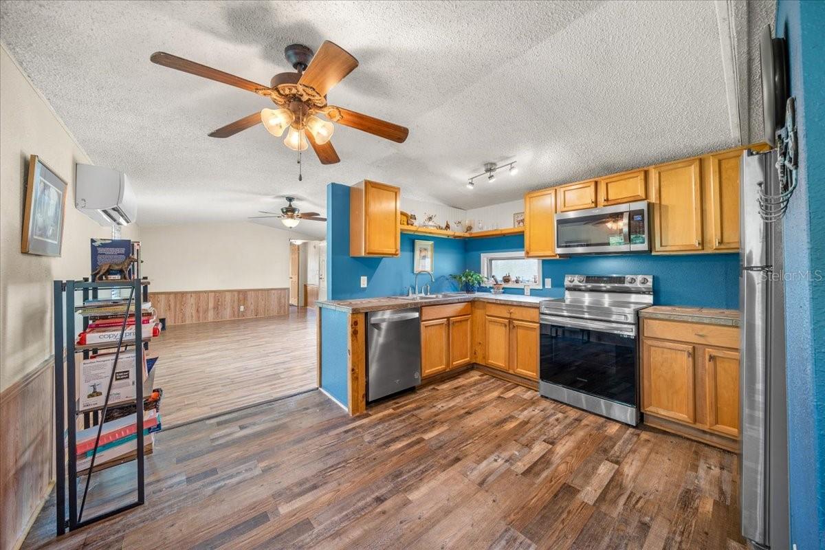 TB8434252 Property Photo