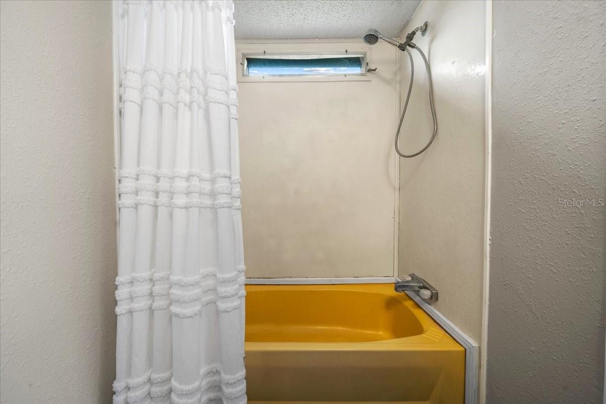 TB8434252 Property Photo