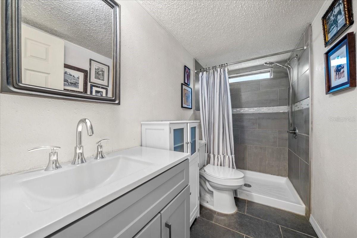 TB8434252 Property Photo