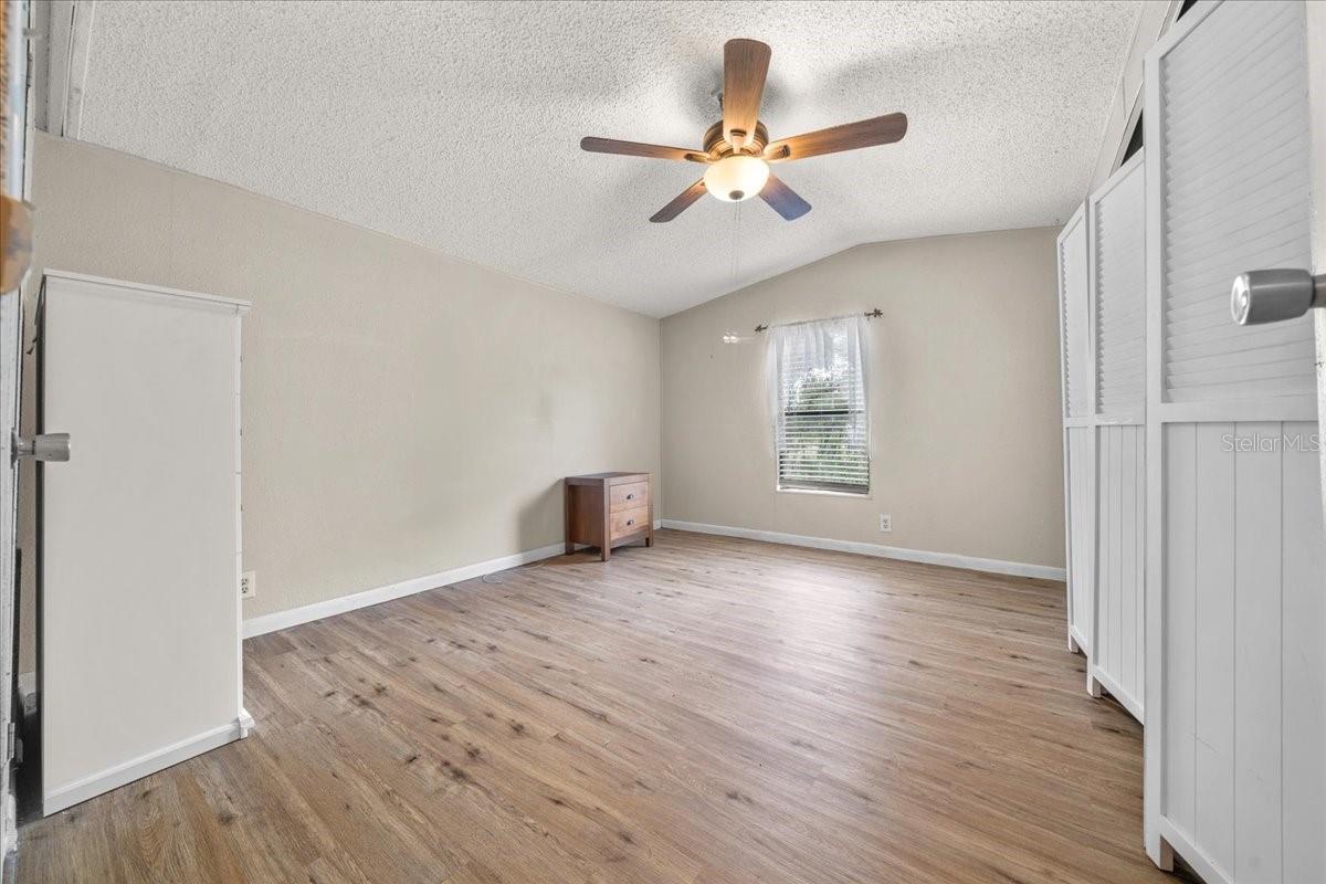 TB8434252 Property Photo