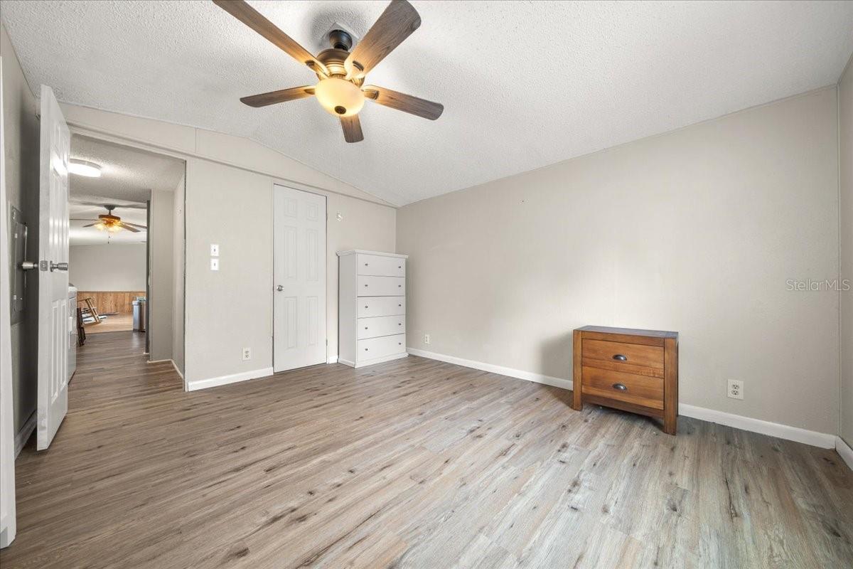 TB8434252 Property Photo