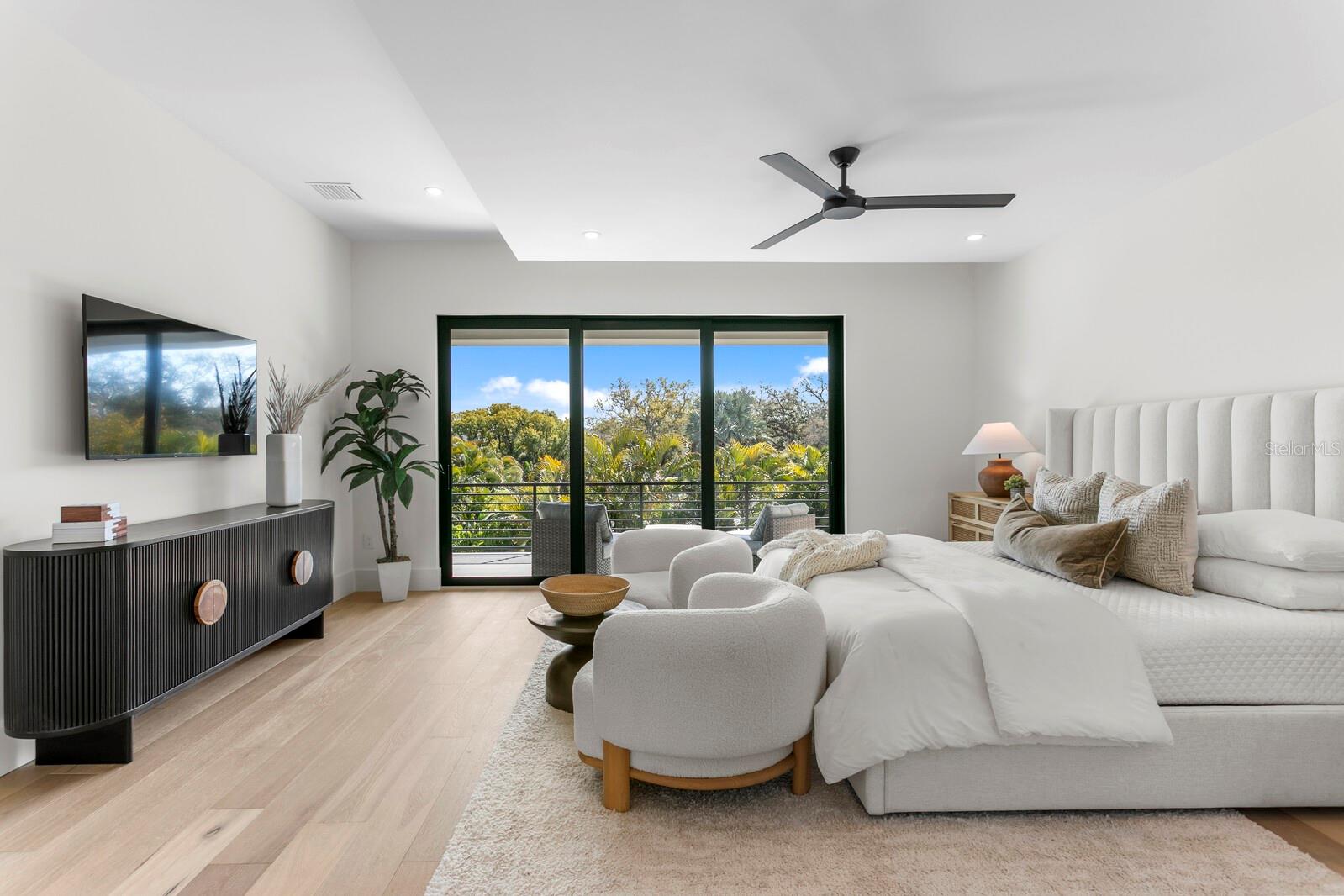 TB8434265 Property Photo