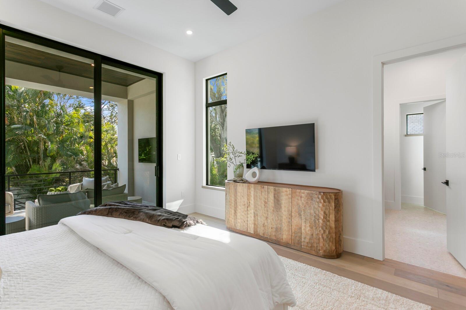 TB8434265 Property Photo