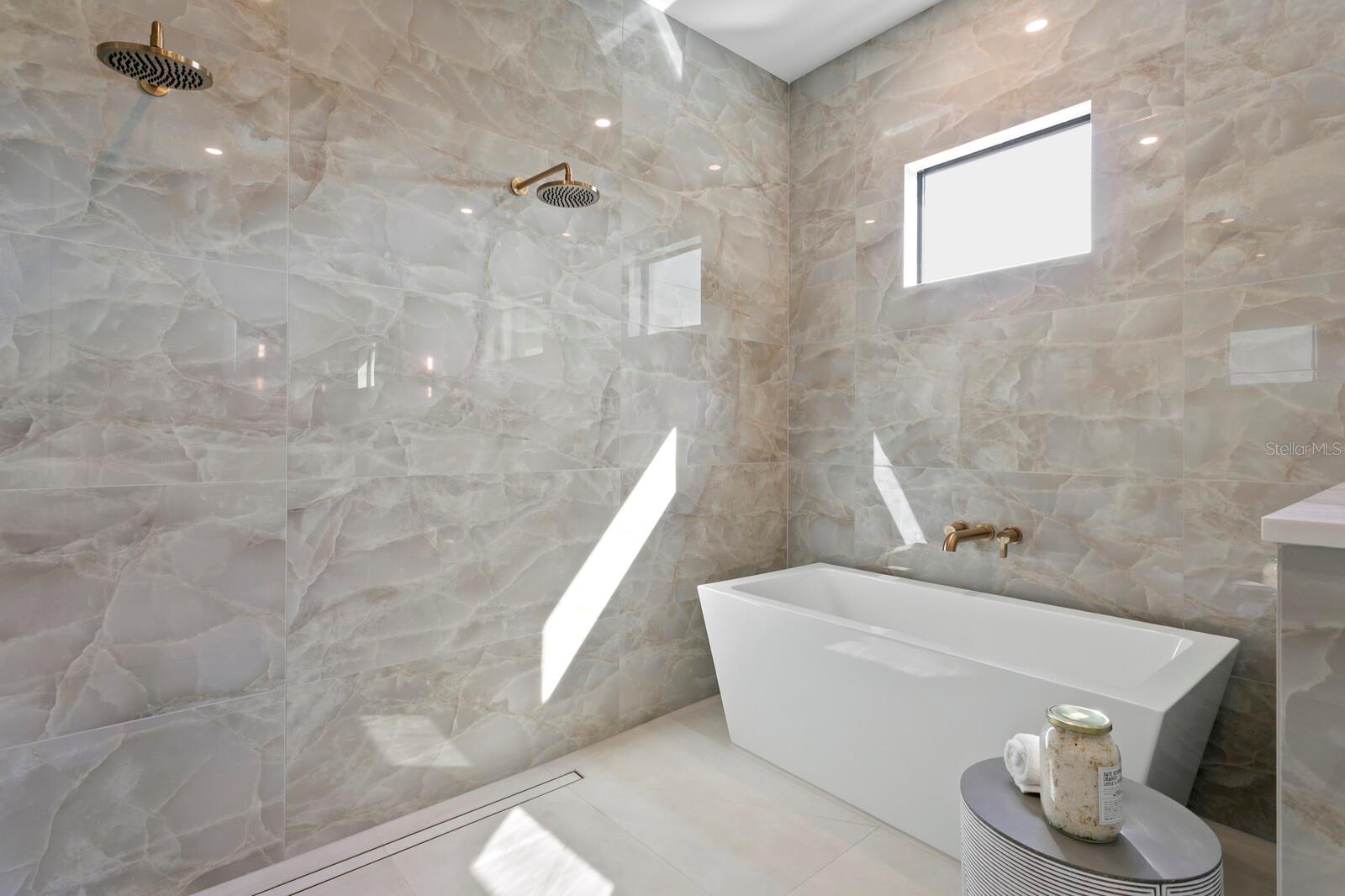 TB8434265 Property Photo