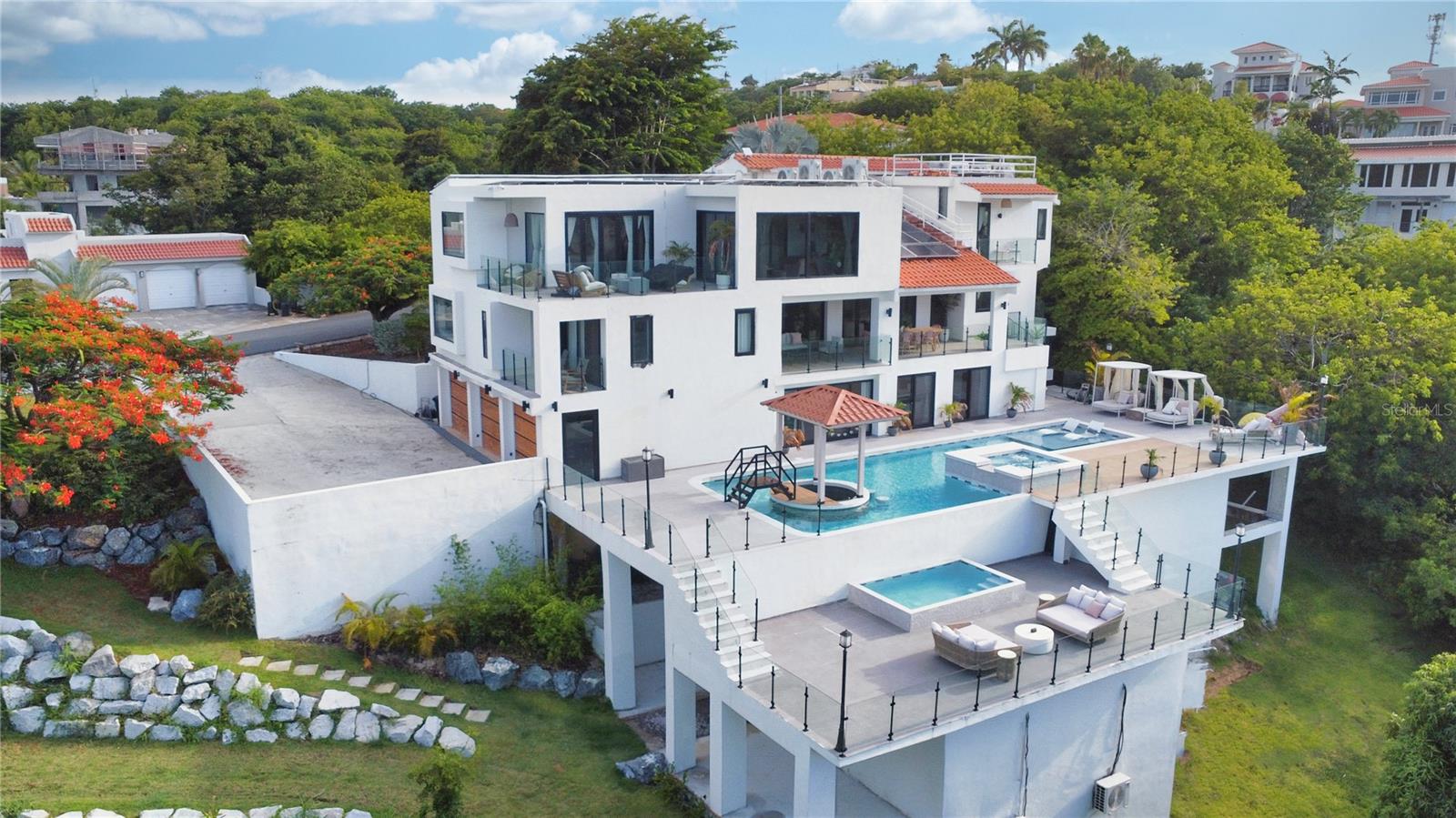 PR9116455 Property Photo