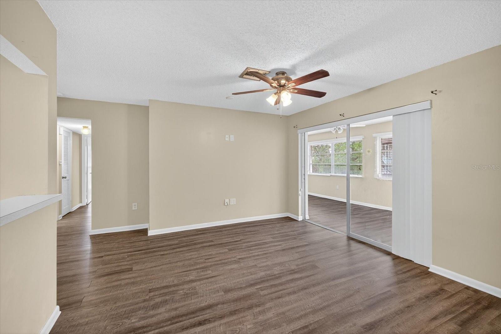 W7879556 Property Photo