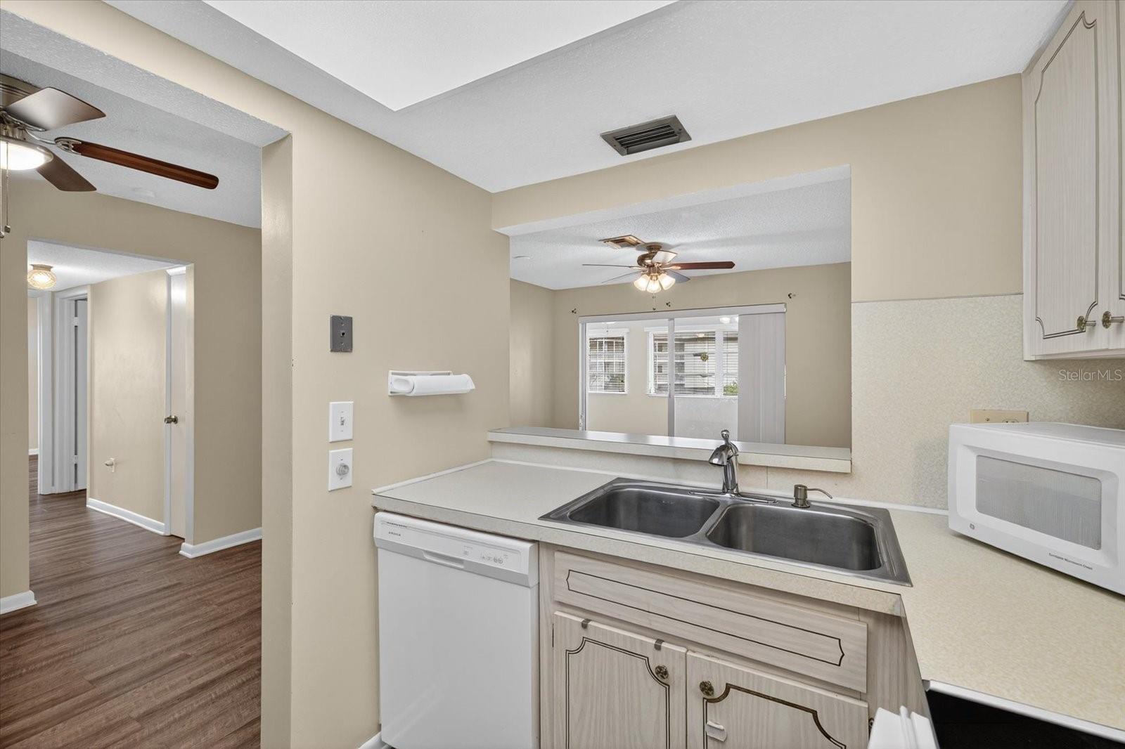 W7879556 Property Photo