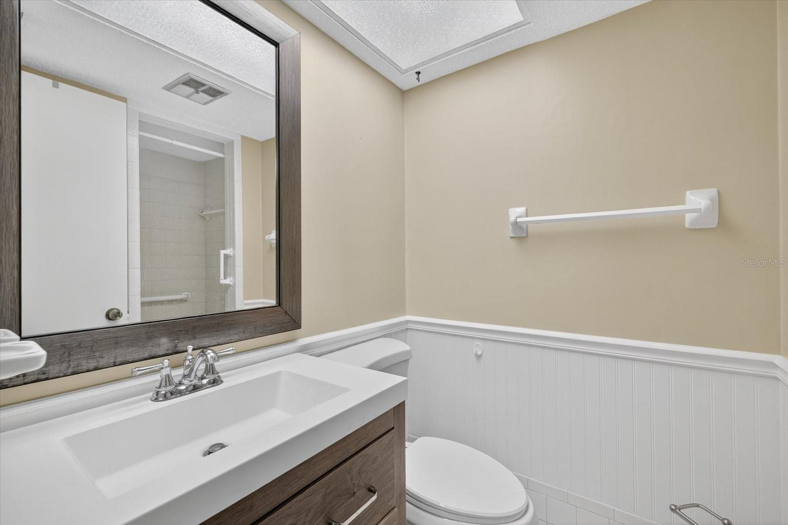 W7879556 Property Photo